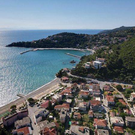 Valsamis Villa Apartments Poros  Exterior photo