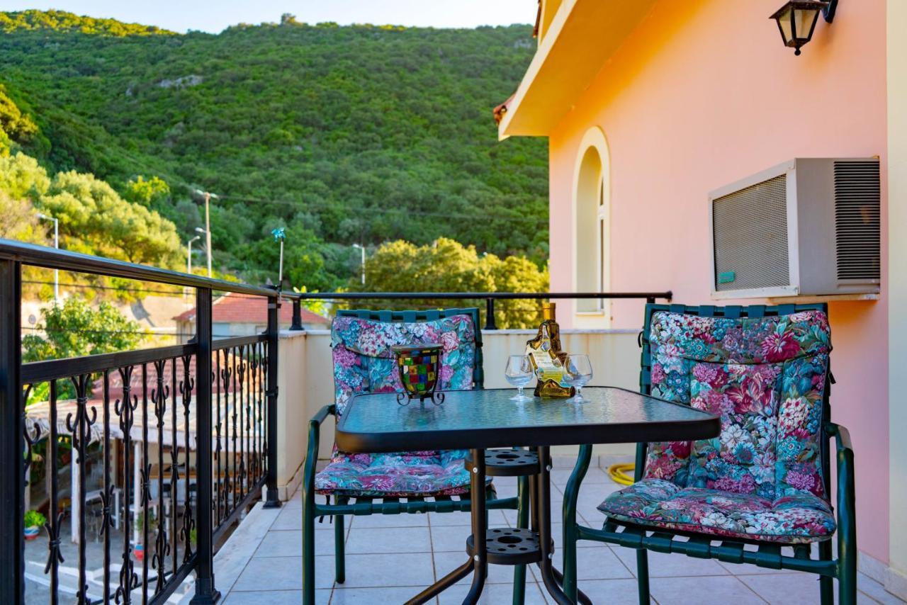 Valsamis Villa Apartments Poros  Exterior photo