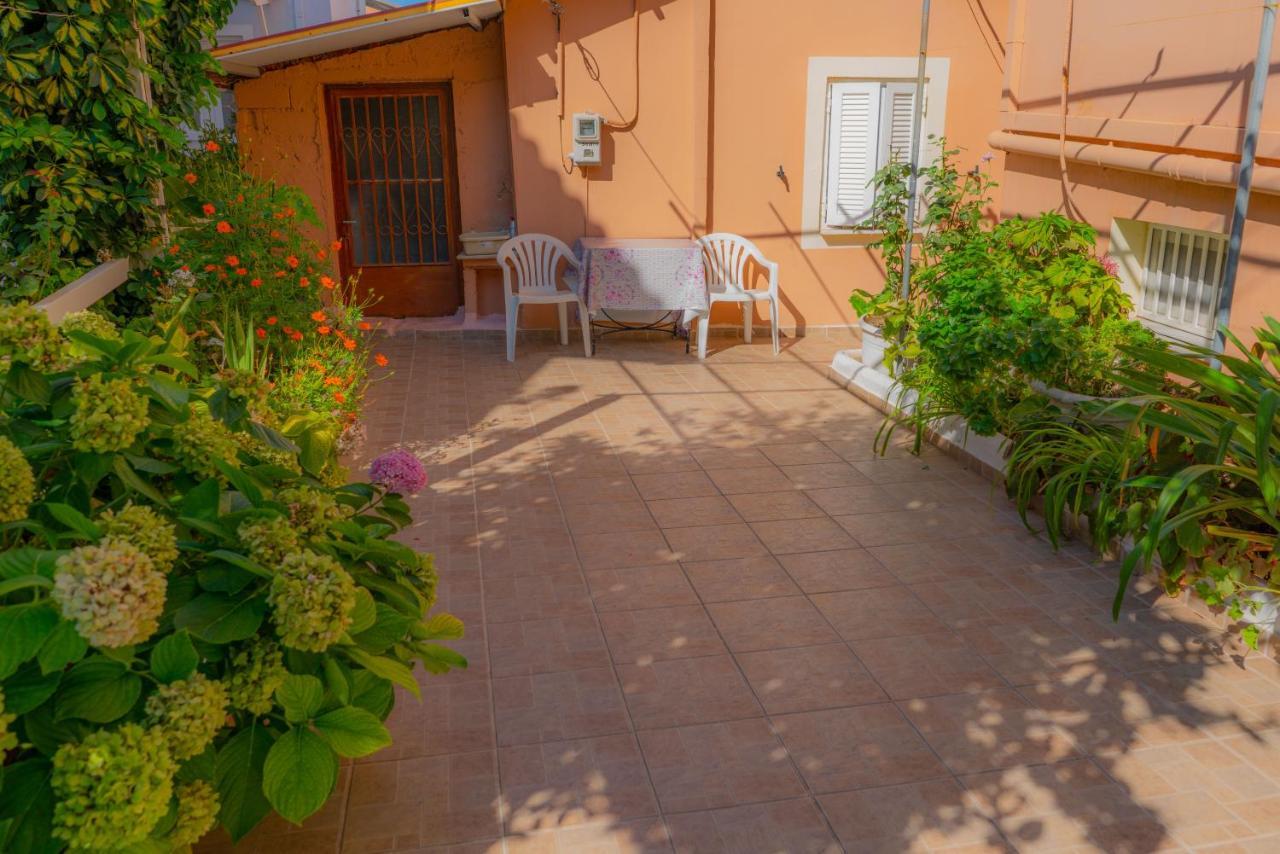 Valsamis Villa Apartments Poros  Exterior photo